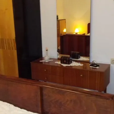 Apartman Laura * 트로기르
